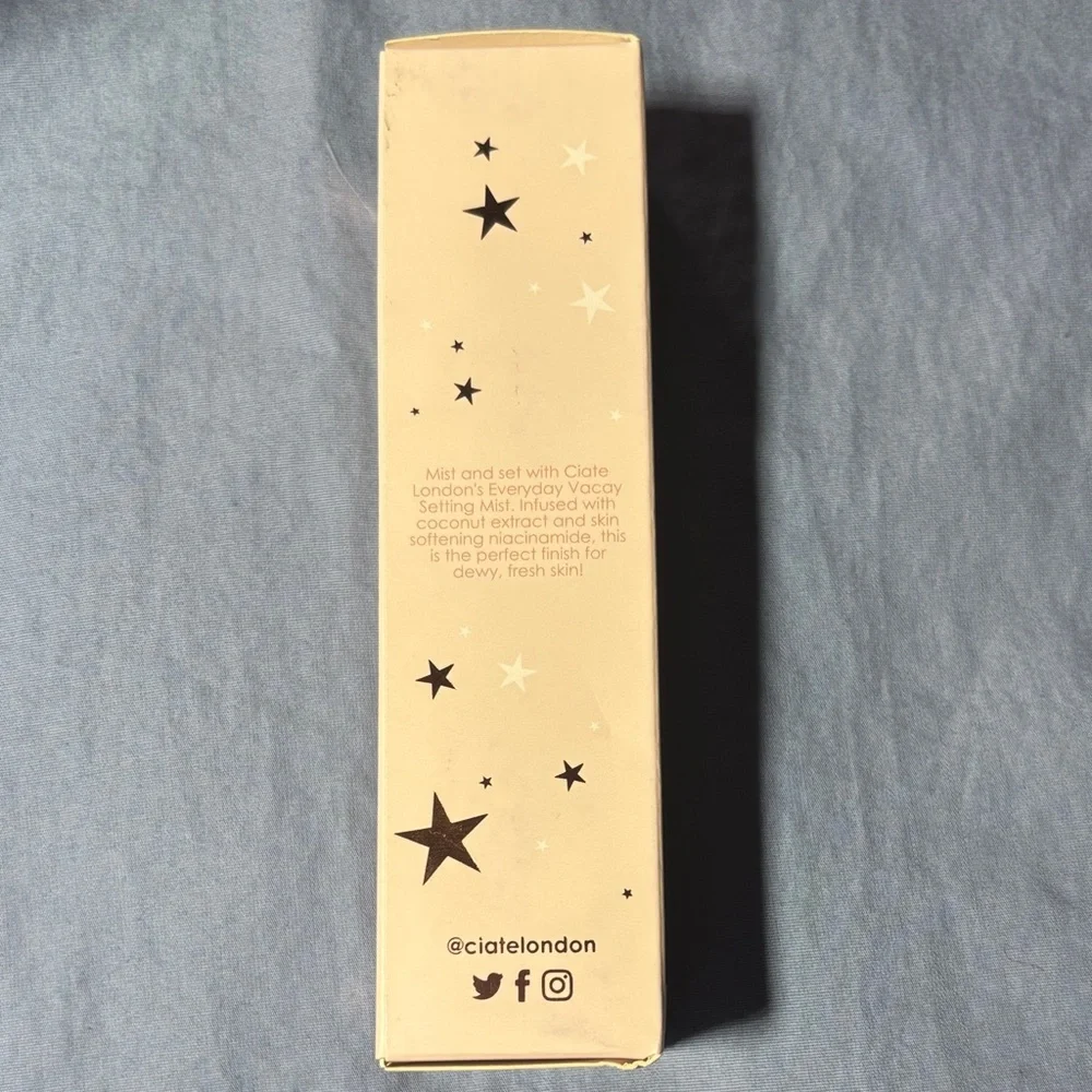Everyday Vacay Dewy Coconut Setting Mist - White - Picture 5 of 8